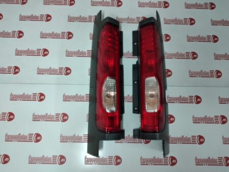 Pilotos traseros Renault Trafic 2006-2014 Opel Vivaro Nissan Primastar (Producto Reciclado) Juego completo